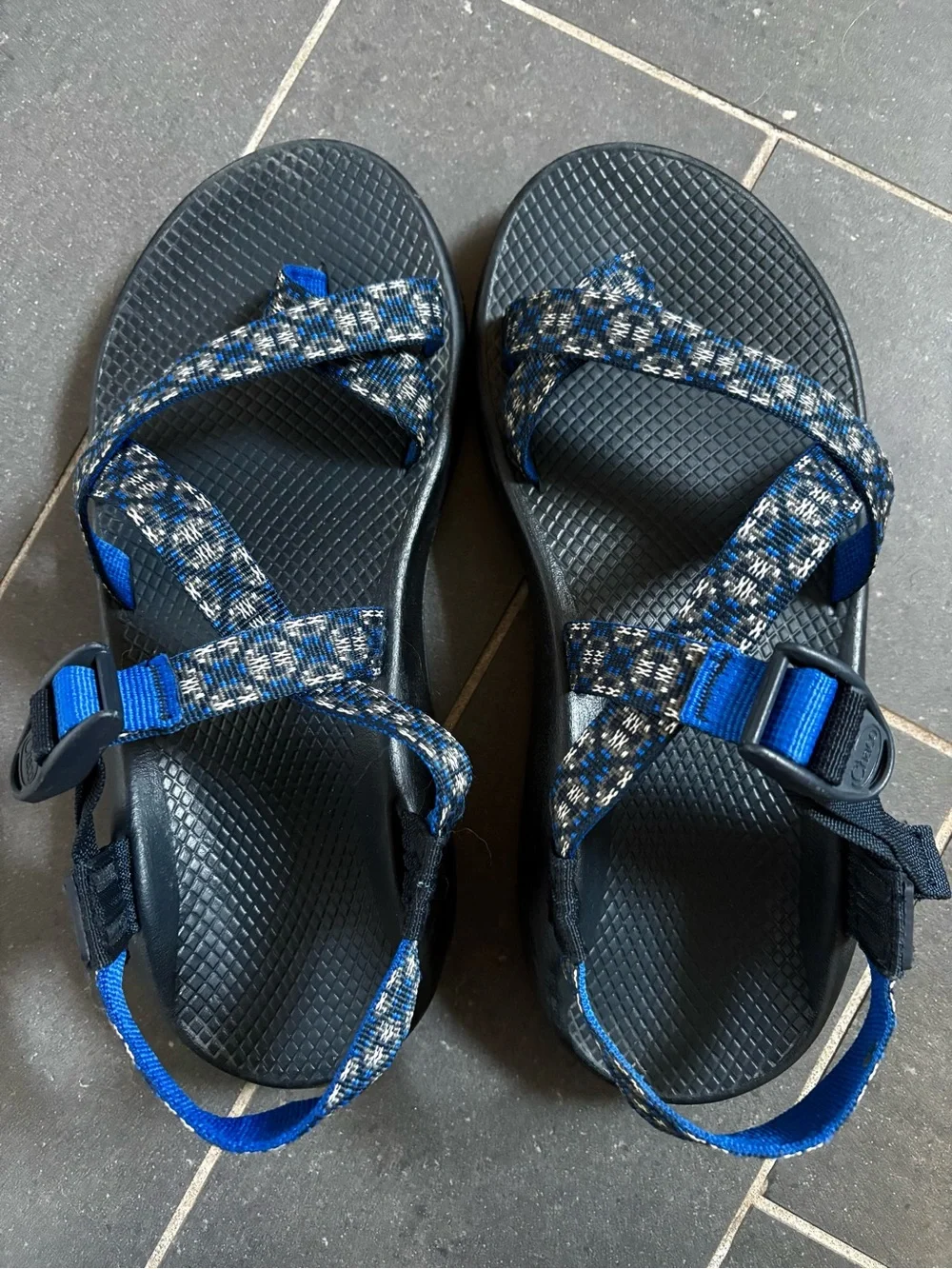 Chaco Mens Outdoor Sport Sandals in dark navy and Blue
